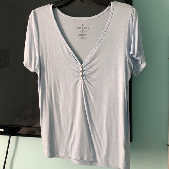 American Eagle Outfitters Tops - super cute shirt
